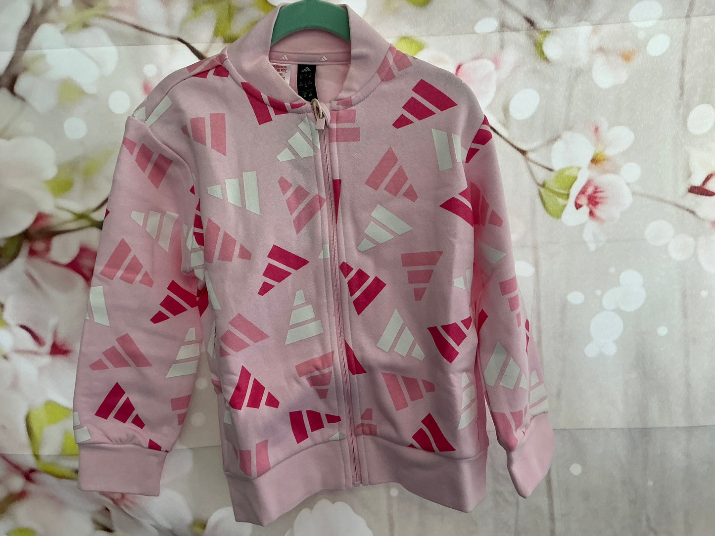 Girls adidas tracksuit age 3/4years of age new with tags