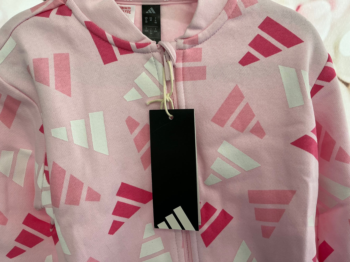 Girls adidas tracksuit age 3/4years of age new with tags