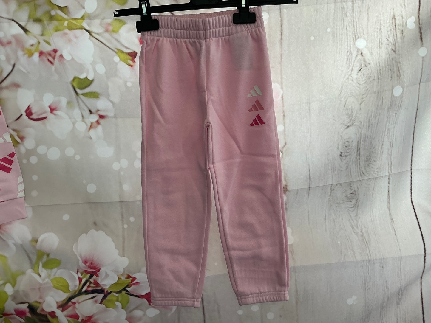 Girls adidas tracksuit age 3/4years of age new with tags