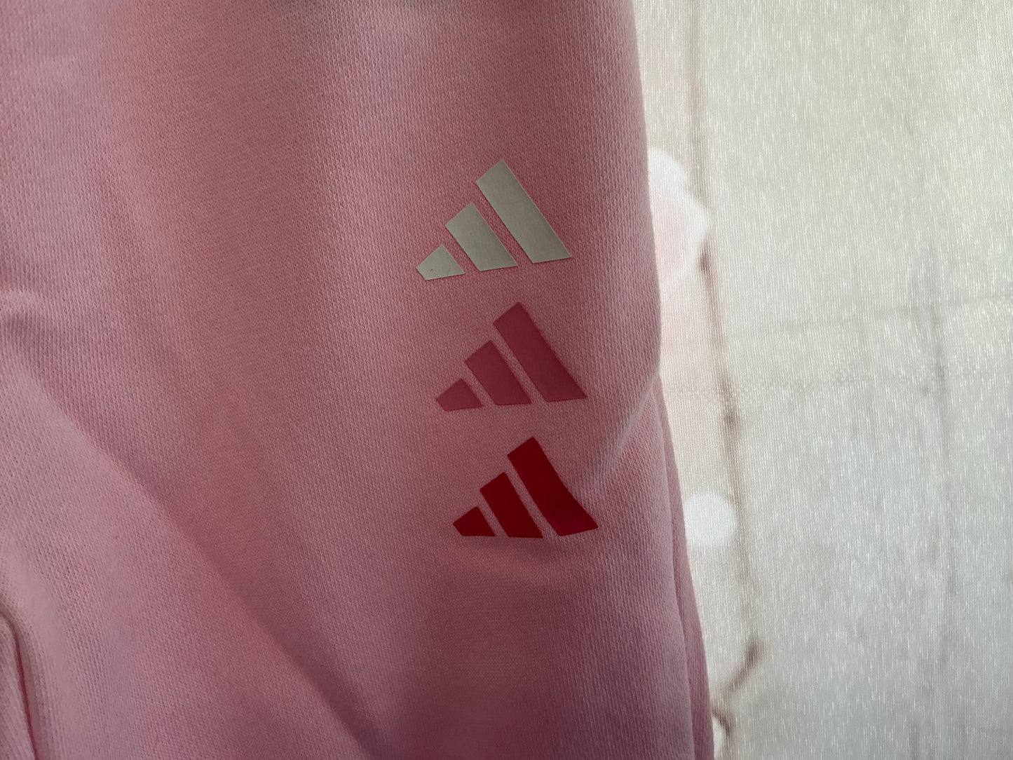 Girls adidas tracksuit age 3/4years of age new with tags