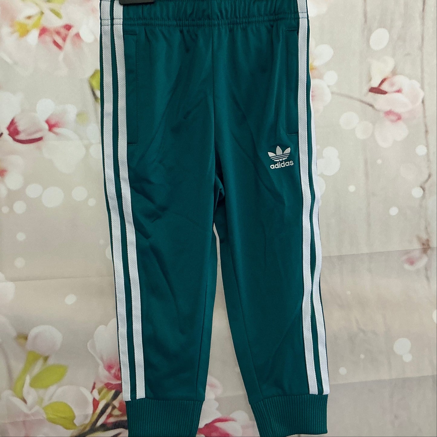 Boys adidas tracksuit age 3/4 years new with tags 0330