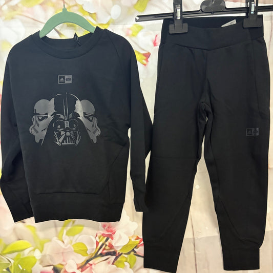 Boys Star Wars Tracksuit age 4\5 years 0041
