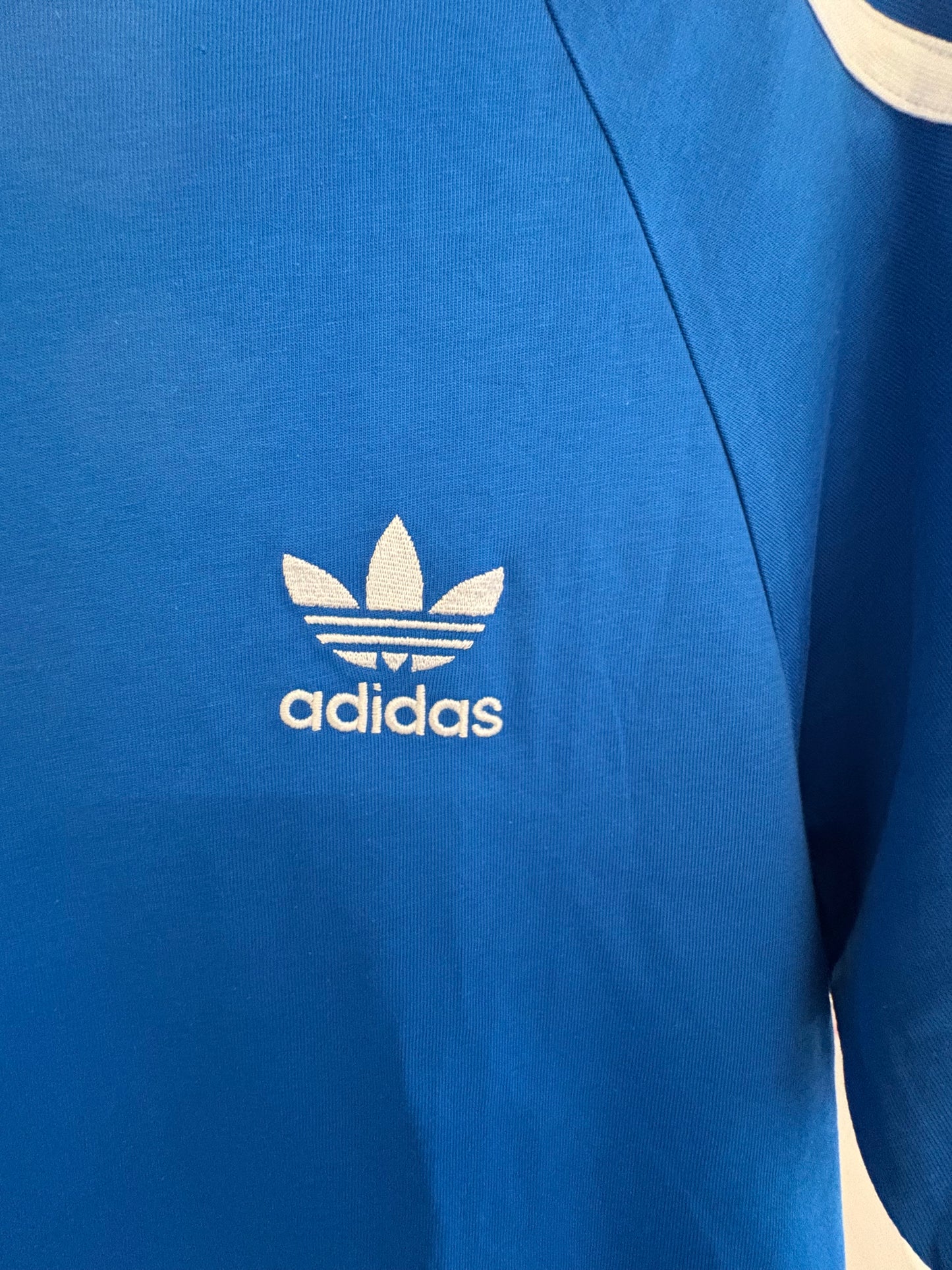 Adidas 3 stripe T-Shirt size small 0370