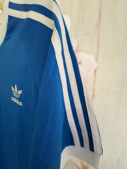 Adidas 3 stripe T-Shirt size small 0370