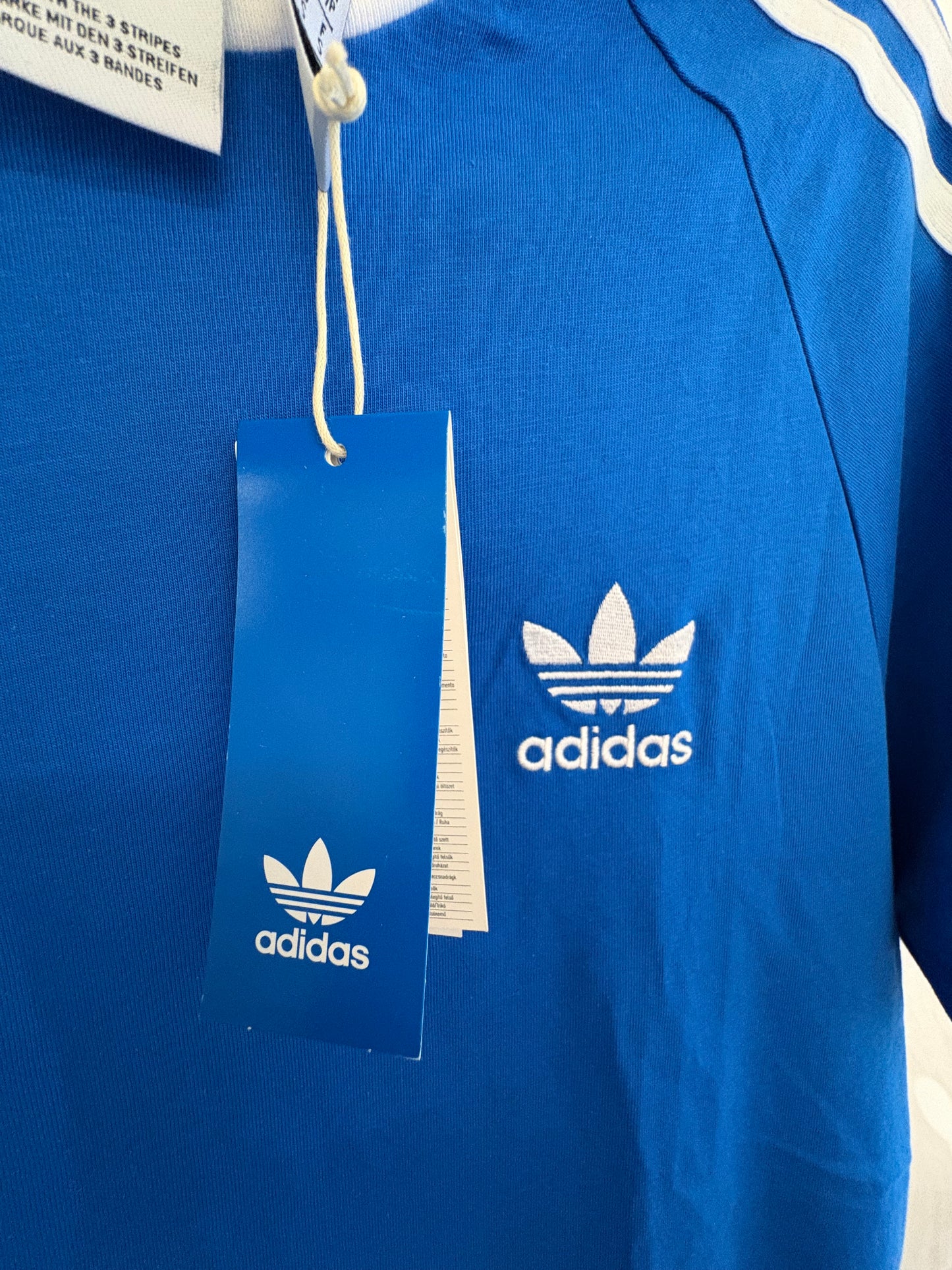Adidas 3 stripe T-Shirt size small 0370
