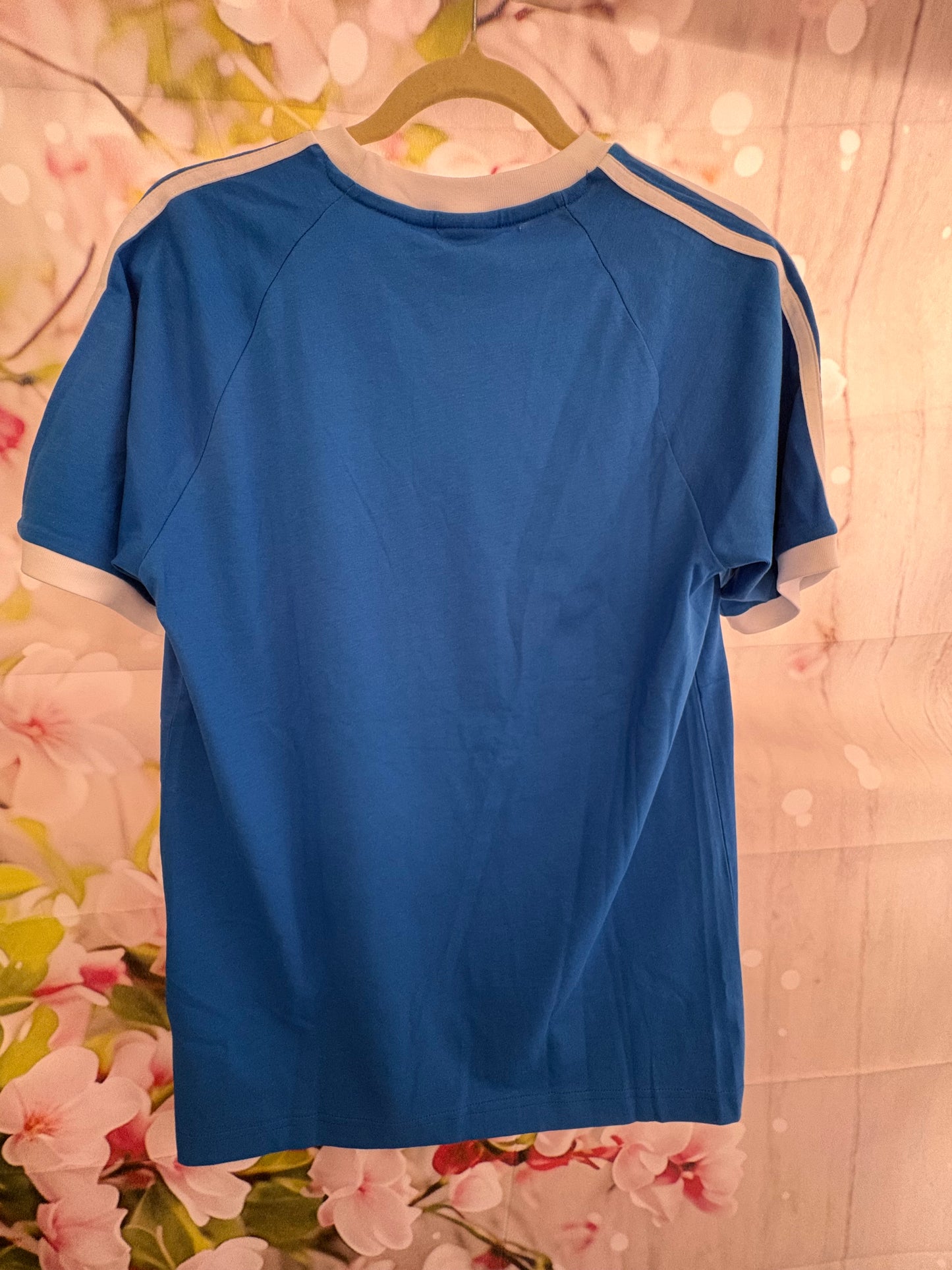 Adidas 3 stripe T-Shirt size small 0370