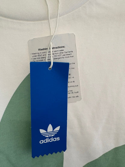Woman’s adidas Big Trefoil Tee Shirt size uk 8