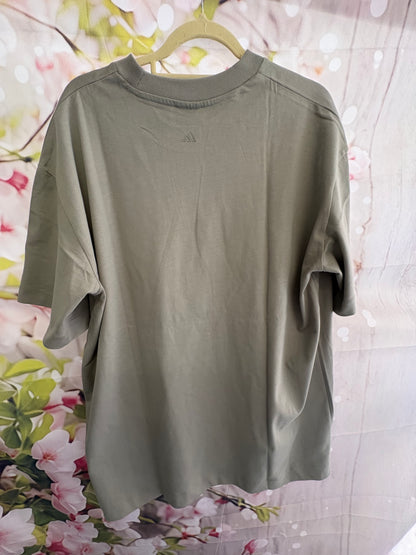 Unisex adidas Basketball T-Shirt size uk medium 0373