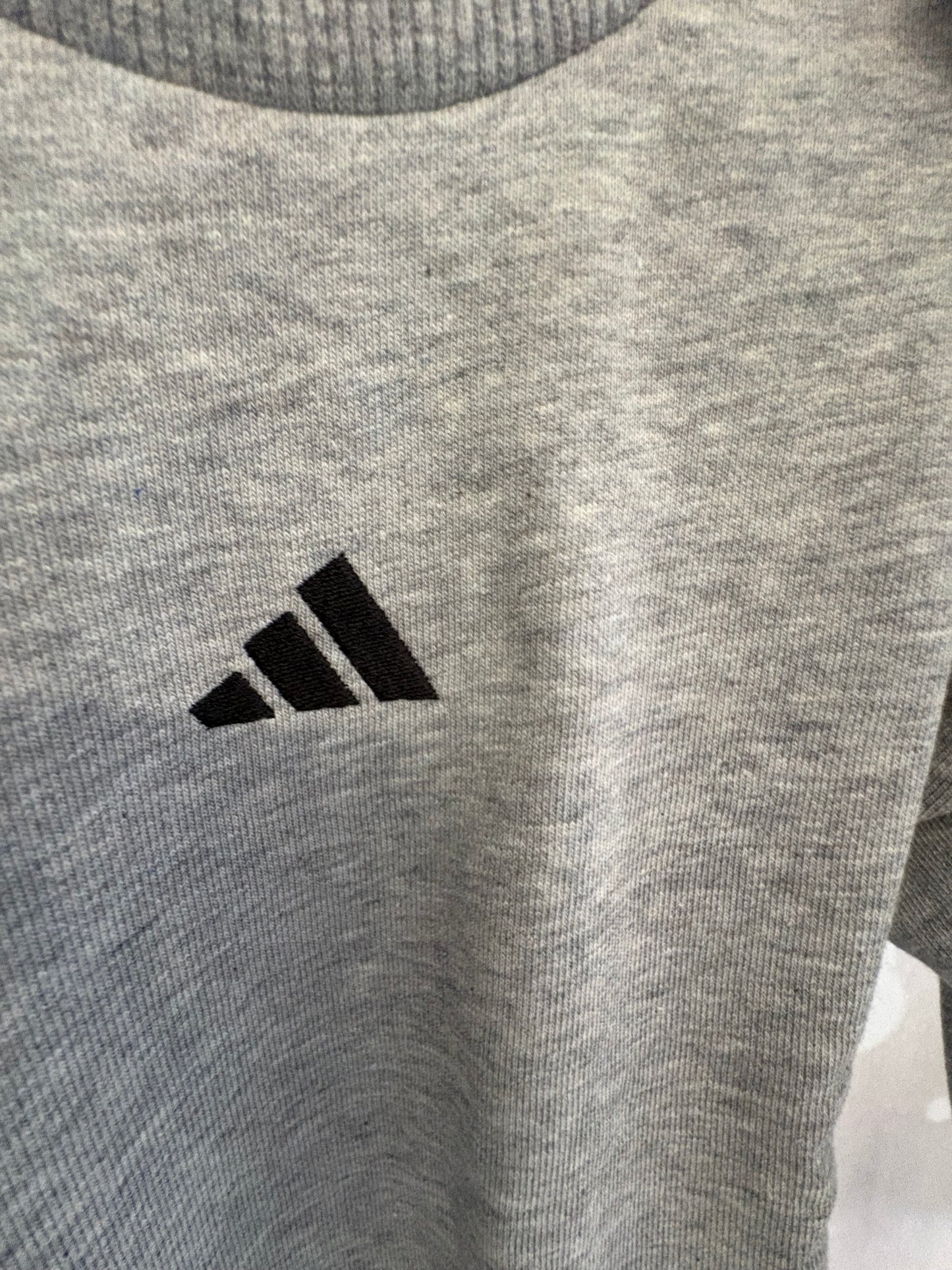 Infants adidas tracksuit set age 9/12 months 0374