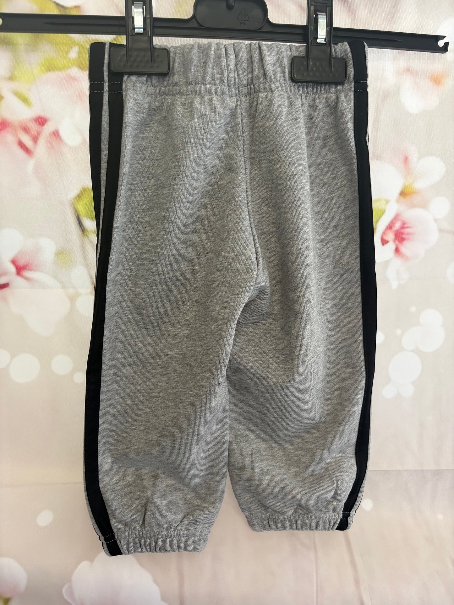 Infants adidas tracksuit set age 9/12 months 0374