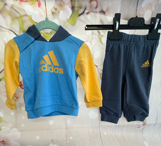 Infants adidas tracksuit set with hood age 3/6 months 0375