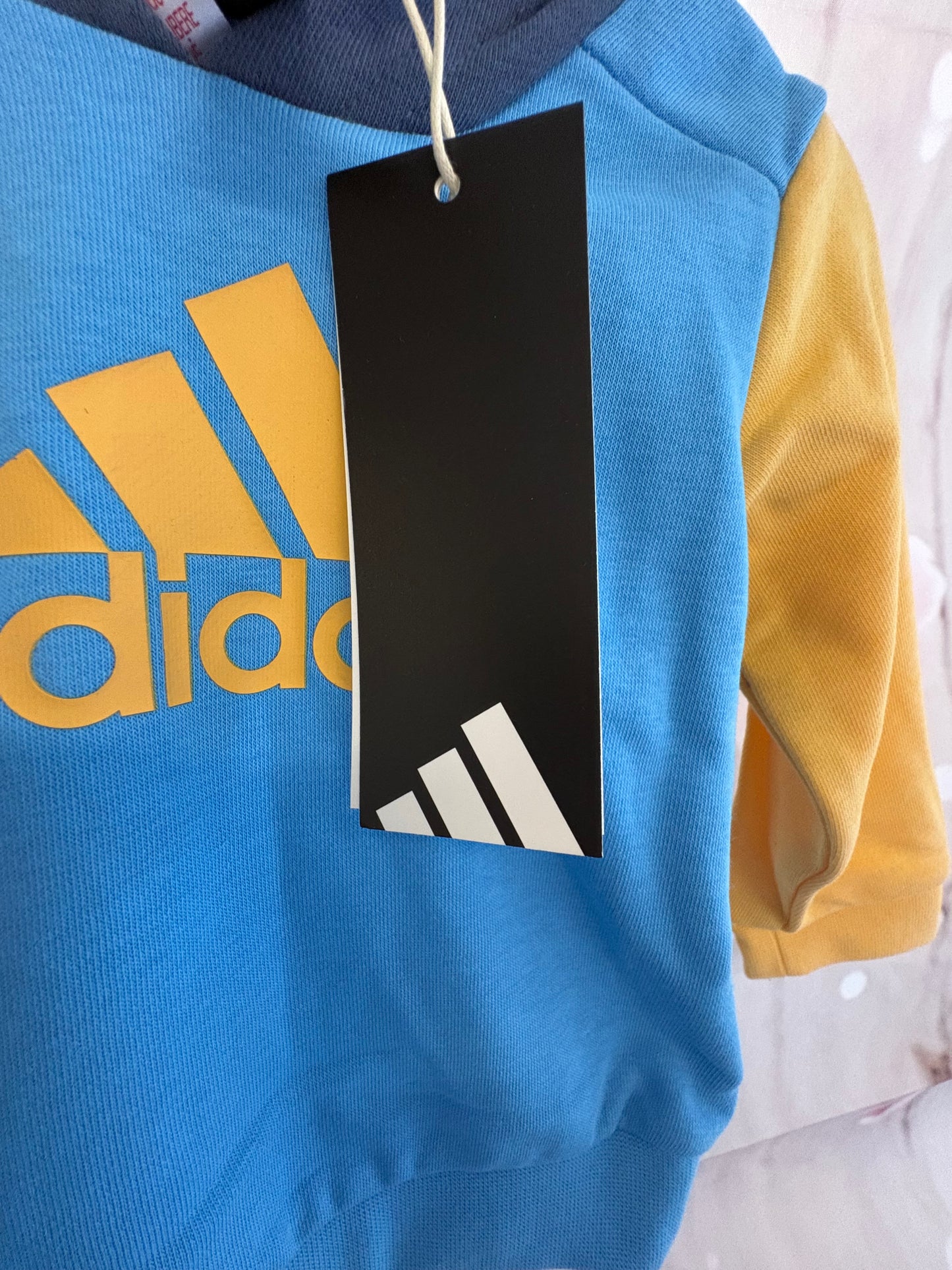 Infants adidas tracksuit set with hood age 3/6 months 0375
